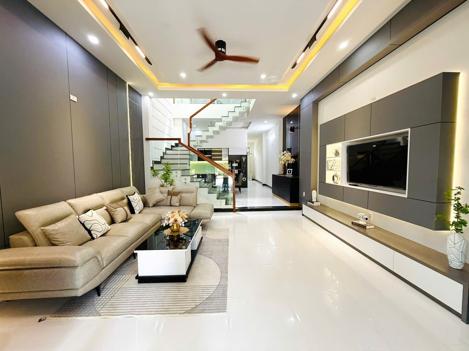 CHÍNH CHỦ CẦN BÁN NHÀ ĐẸP 2 TẦNG FULL NỘI THẤT – KHU THANH LƯƠNG 16, HÒA XUÂN