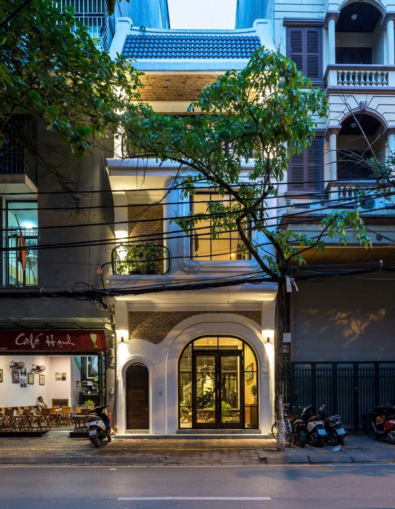 BÁN NHÀ MẶT NGÕ THÁI HÀ 35m2 – LÔ GÓC 3 MẶT THOÁNG – VF3 QUAY ĐẦU