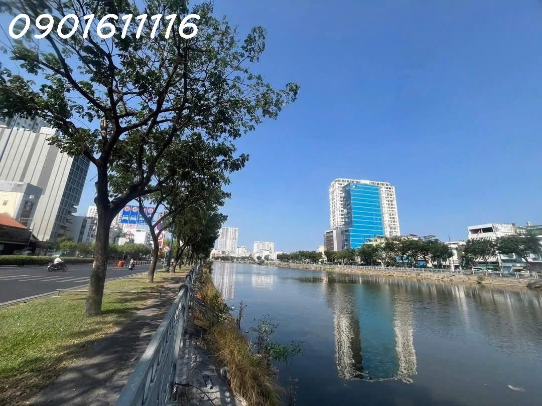 BÁN BUILDING VĂN PHÒNG 18 TẦNG ENTERPRISE MẶT TIỀN ĐƯỜNG BẾN VÂN ĐỒN QUẬN 4 - DOANH THU KHỦNG 2,8 TỶ/THÁNG