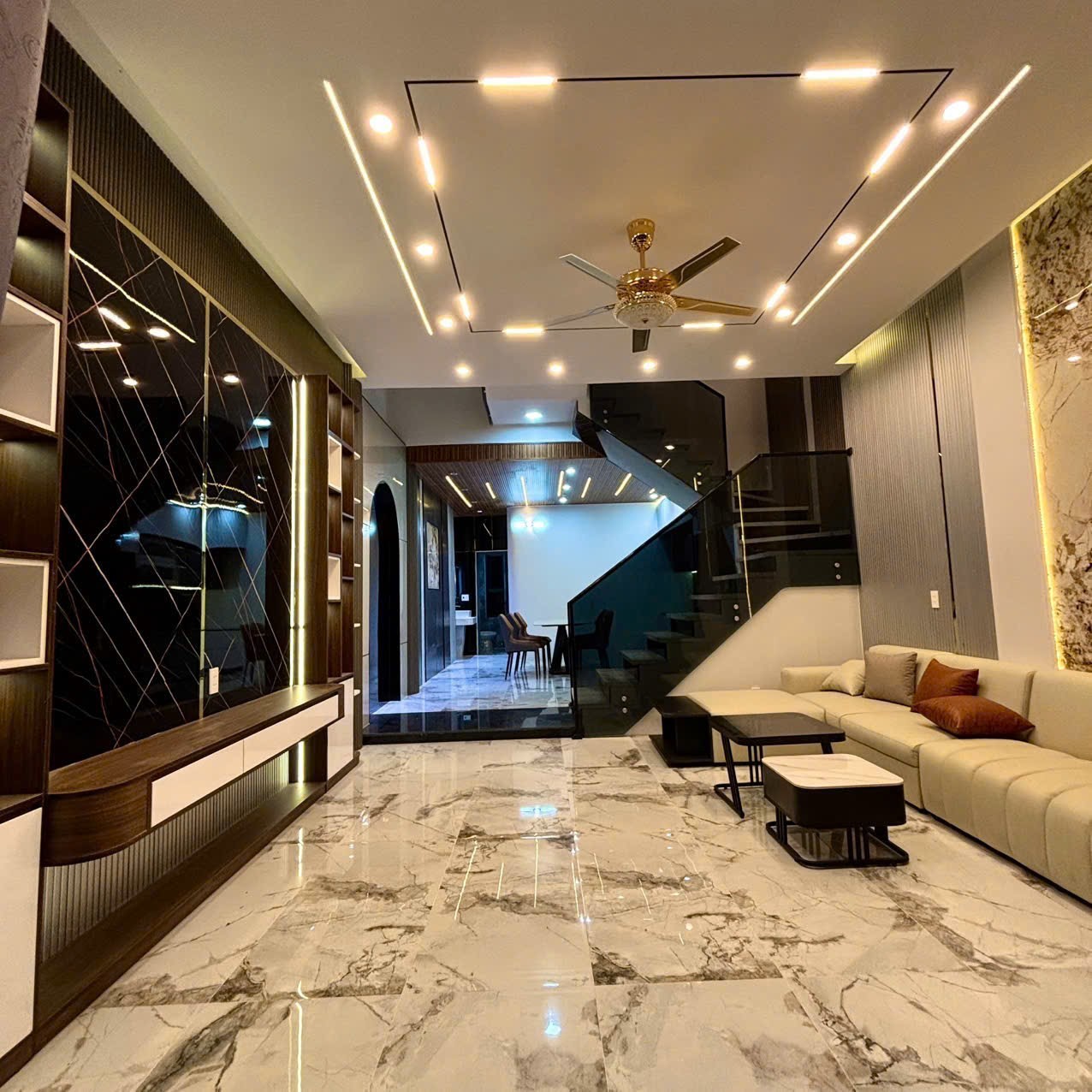 NHÀ 3 TẦNG 3 MÊ SIÊU ĐẸP TẠI HOÀ XUÂN – GIÁ CHỈ 5,25 TỶ!