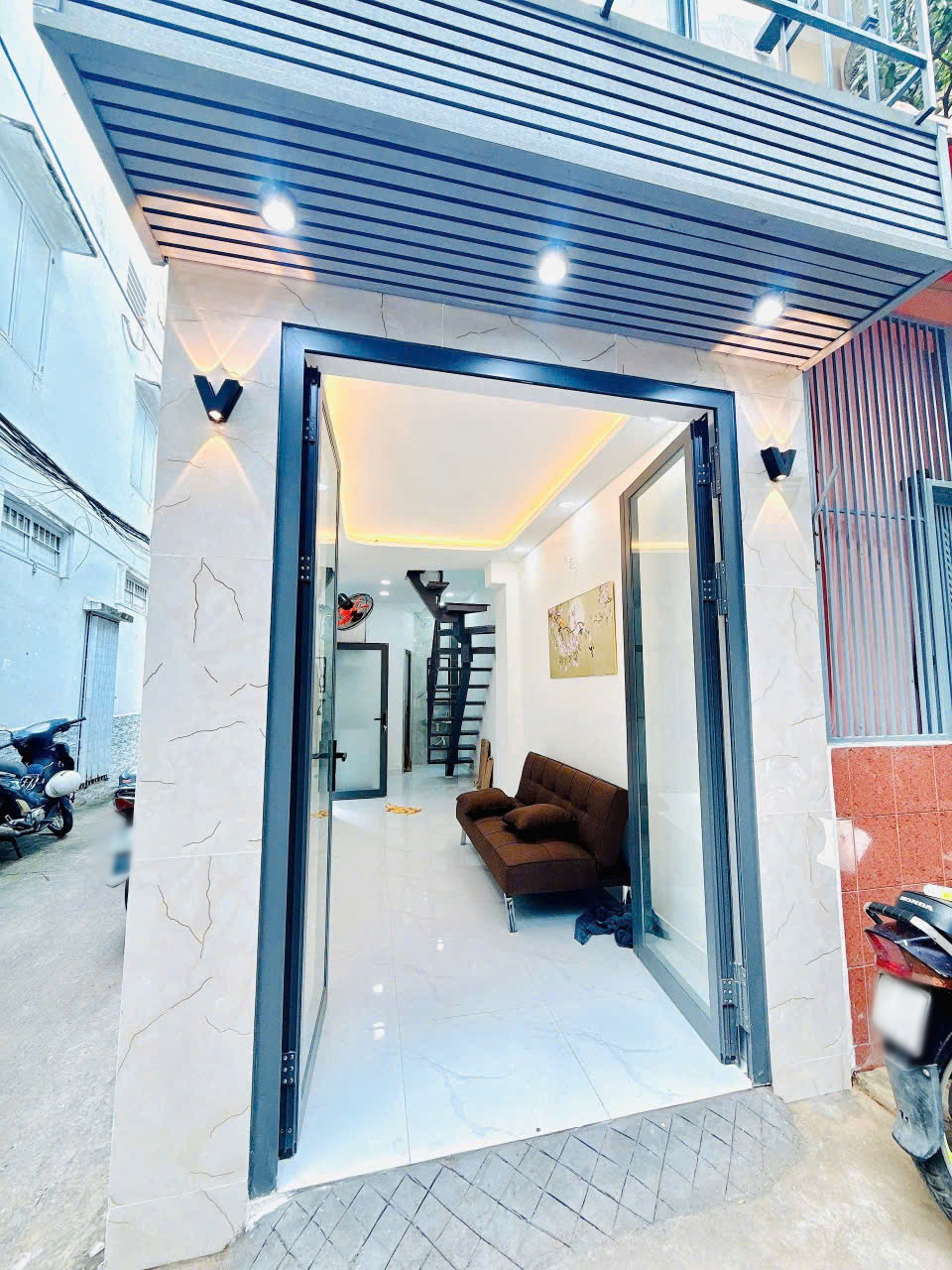 Nhà đẹp mới xây Nguyễn Thị Tần P2 Q8. Giá chỉ 2,9 tỷ TL