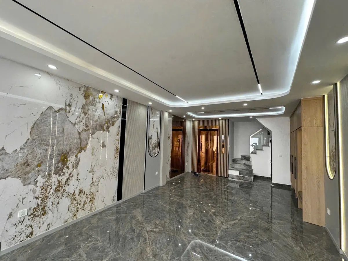 BÁN NHÀ PHỐ TRẠM 60M2 7T, GARA Ô TÔ, THANG MÁY, KINH DOANH, CỬA HÀNG - 16.X TỶ