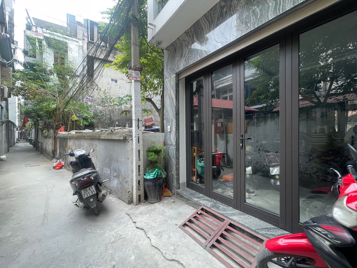 Nhà đẹp phố Hoàng Như Tiếp  DT 45m - MT 6m  6 tầng thang máy  Giá chỉ hơn 11 tỷ