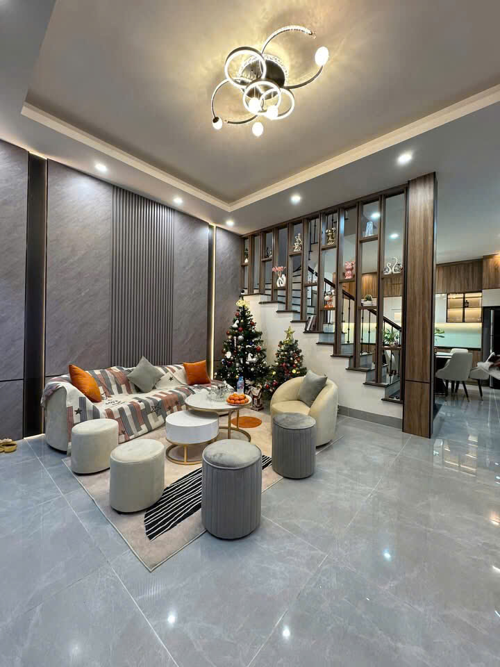 Viên kim cương Ngọc Lâm  Đẹp không tì vết  Nhìn là muốn vào ở  Chỉ cần đưa 12,x tỷ