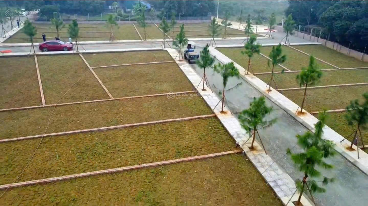 Giá chỉ 2.8 tỷ, đất đô thị Hòa Lạc, gần ĐHQC và FPT, diện tích 100m², mặt tiền 7m