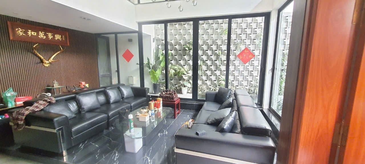 ????BÁN NHÀ HỒNG TIẾN-LONG BIÊN-NHÀ ĐẸP GIỚI THƯỢNG LƯU – 7 TẦNG THANG MÁY – NỘI THẤT TIỀN TỶ – MẶT TIỀN 12M????
???? Hồng Tiến 128m² x 7 tầng – MT 12m – Giá 28.5 tỷ