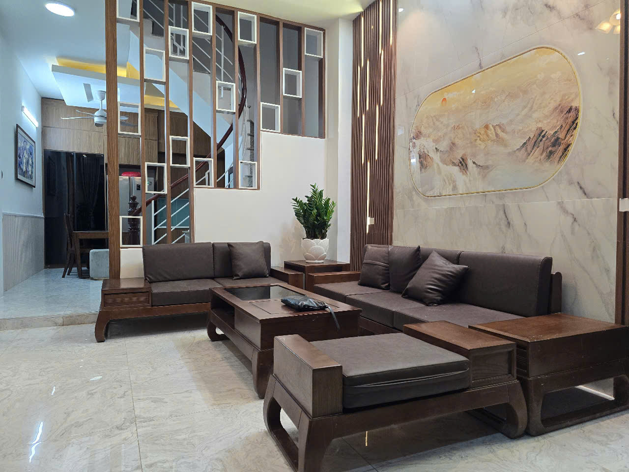 Bán nhà pho Dinh Trung TP Vinh Yen 35m 5 tầng 3 phòng ngủ