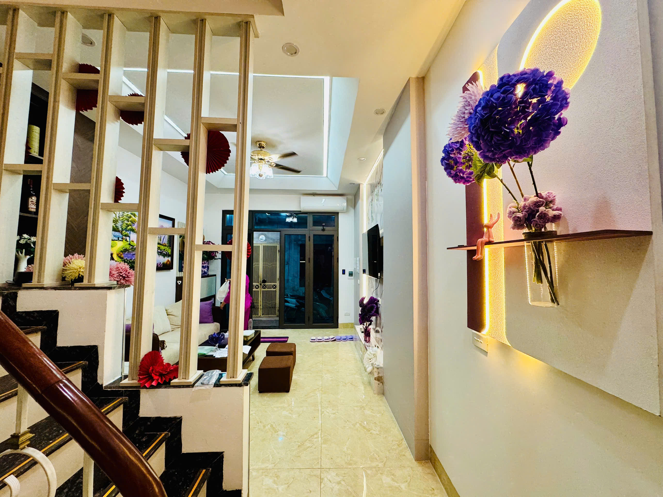 Bán nhà pho Lam Son TP Hung Yen 35m 5 tầng 3 phòng ngủ