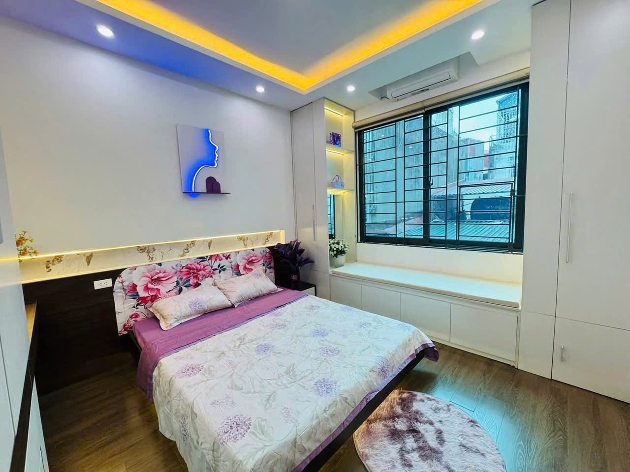 Bán nhà phố Phù Đổng Gia Lâm 30m 5 tầng 3 phòng ngủ