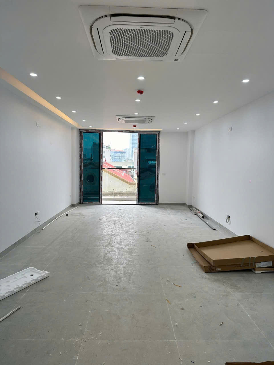 VIP PHÂN LÔ - Ô TÔ TRÁNH - NGÕ THÔNG - KINH DOANH VĂN PHÒNG -Nguyễn Khang 72 m, 8T, mt 4.5 m, 35 Tỷ