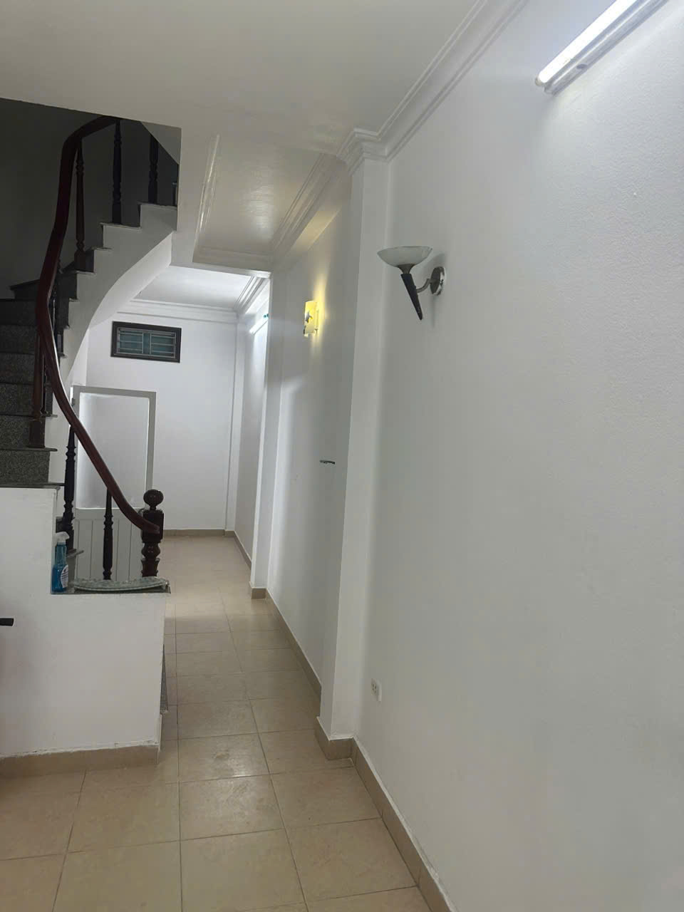 SIÊU HIẾM GẦN GẦN PHỐ - LÔ GÓC - TRƯỜNG HỌC CÁC CẤP - BỆNH VIỆN - ĐẠI HỌC - Yên hoà 32m, 5  tầng, 8tỷ, Cầu giấy